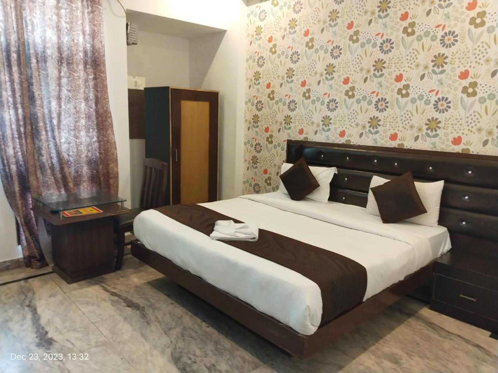 Hotel Shivanta Residency Ришикеш Экстерьер фото